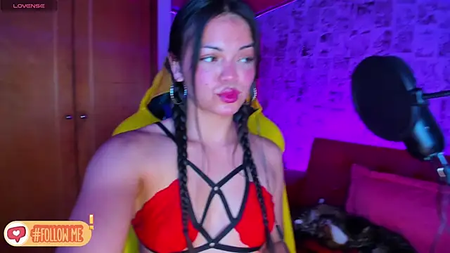 Snapshot of Meli_Pixel chatting on February 7, 2025, 4:14 pm Meli Pixel online show from February 7, 2025, 4:14 pm