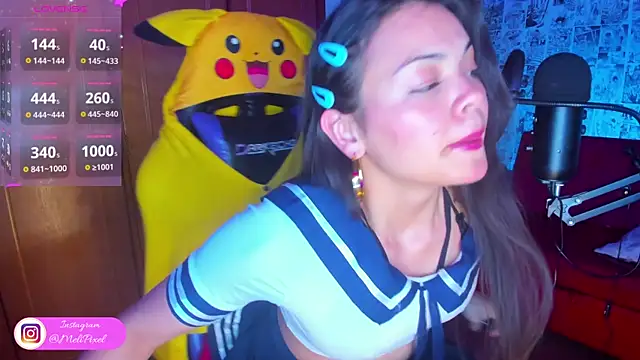 Snapshot of Meli_Pixel chatting on February 11, 2025, 8:52 pm Meli Pixel online show from February 11, 2025, 8:52 pm