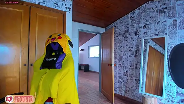 Snapshot of Meli_Pixel chatting on February 28, 2025, 8:28 pm Meli Pixel online show from February 28, 2025, 8:28 pm