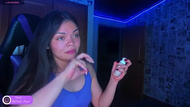 Snapshot of Meli_Pixel chatting on September 25, 2025, 11:52 pm Meli Pixel online show from September 25, 2025, 11:52 pm