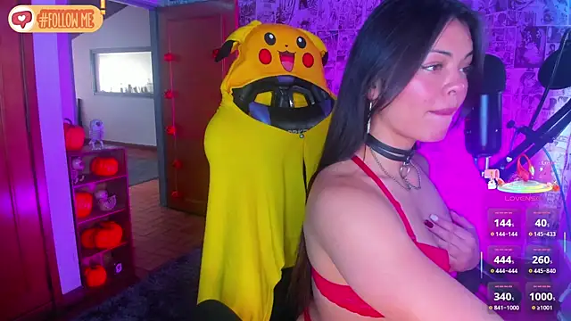 Snapshot of Meli_Pixel chatting on October 6, 2025, 9:12 pm Meli Pixel online show from October 6, 2025, 9:12 pm