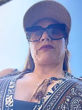 angelitasexy81 online show from June 7, 2026, 3:49 pm