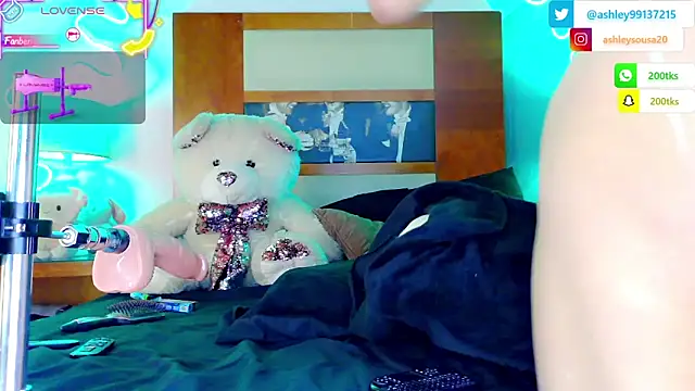 Snapshot of ashley_19xx chatting on November 30, 2025, 8:18 am ashley 19xx online show from November 30, 2025, 8:18 am