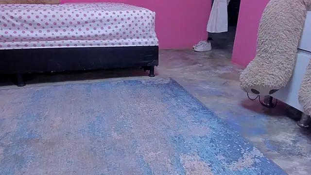 Emma lean online show from February 5, 2025, 1:22 pm