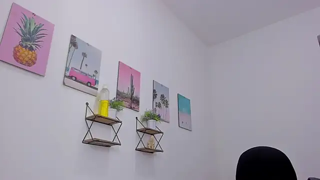 Emma lean online show from December 5, 2025, 12:03 pm