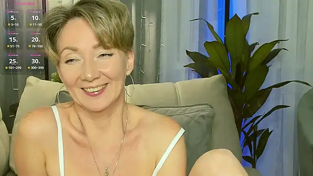 Snapshot of AkexandraFix chatting on February 28, 2025, 6:20 pm AkexandraFix online show from February 28, 2025, 6:20 pm