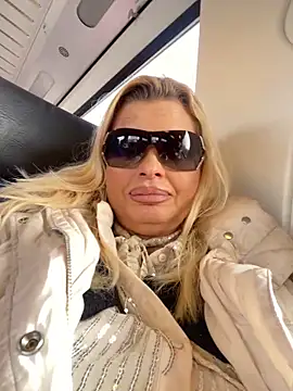 Lisavontease online show from February 23, 2025, 2:35 pm