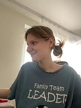 Snapshot of MaryHiggins chatting on February 4, 2025, 10:10 am MaryHiggins online show from February 4, 2025, 10:10 am