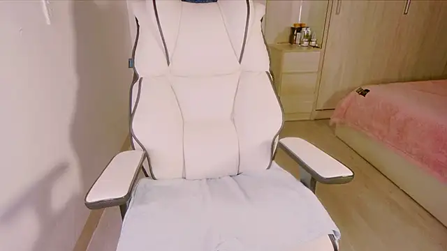 Snapshot of Girl__Funny chatting on February 9, 2025, 1:25 pm Girl Funny online show from February 9, 2025, 1:25 pm