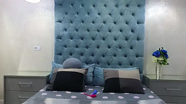 Snapshot of Theowonder chatting on February 3, 2025, 6:34 am Theowonder online show from February 3, 2025, 6:34 am