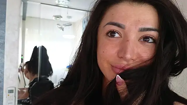 Snapshot of Theowonder chatting on March 17, 2025, 2:01 pm Theowonder online show from March 17, 2025, 2:01 pm