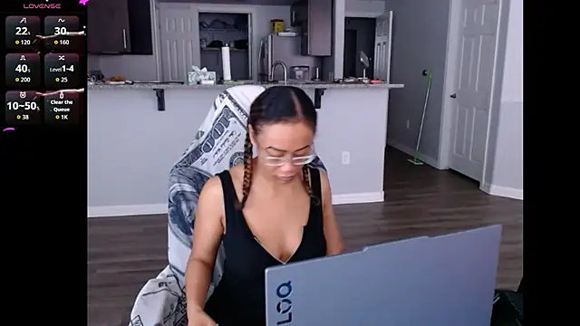 RylHoneyy online show from June 11, 2026, 8:29 pm