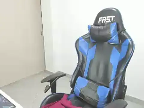 sophiax-x online show from February 22, 2025, 12:08 pm