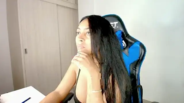 sophiax-x online show from January 8, 2026, 2:52 pm