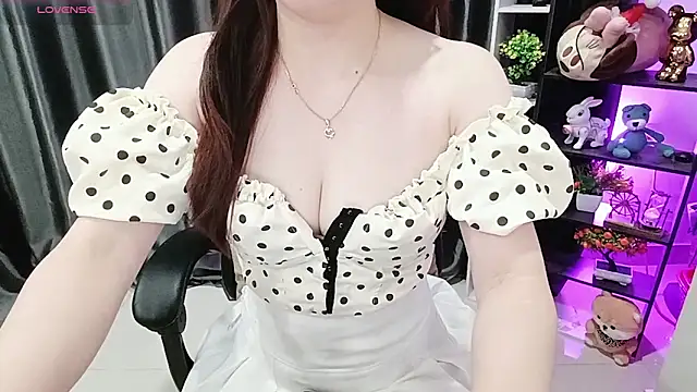 Snapshot of Yuki-yio chatting on June 23, 2026, 1:36 am Yuki-yio online show from June 23, 2026, 1:36 am