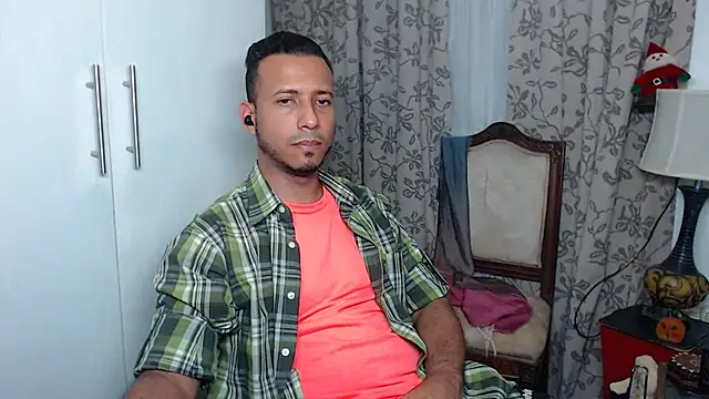 Snapshot of thommerxxx chatting on January 10, 2026, 8:16 am thommerxxx online show from January 10, 2026, 8:16 am