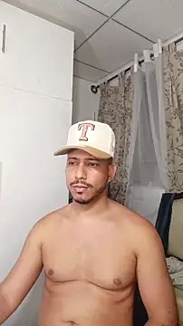 Snapshot of thommerxxx chatting on March 26, 2026, 5:13 am thommerxxx online show from March 26, 2026, 5:13 am