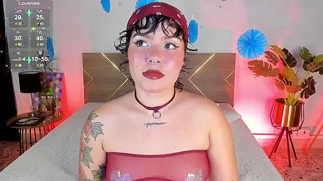 Snapshot of Amy_art chatting on June 3, 2026, 8:25 pm Amy art online show from June 3, 2026, 8:25 pm
