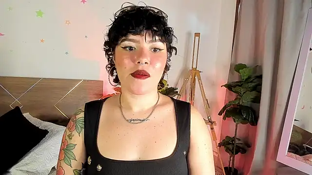 Snapshot of Amy_art chatting on June 10, 2026, 8:19 pm Amy art online show from June 10, 2026, 8:19 pm