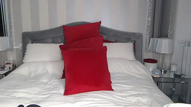 Snapshot of LuanaColucci chatting on February 12, 2026, 2:45 pm LuanaColucci online show from February 12, 2026, 2:45 pm