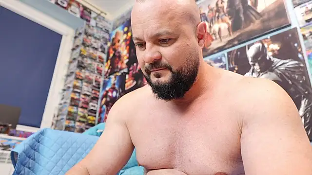 Snapshot of Muscle_Bear chatting on May 9, 2026, 4:17 am Muscle Bear online show from May 9, 2026, 4:17 am