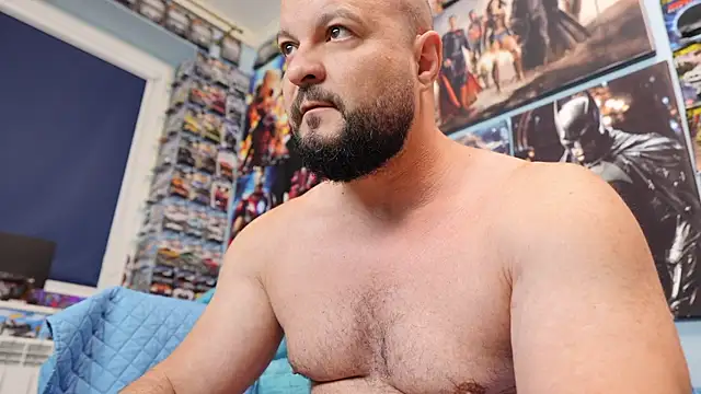 Snapshot of Muscle_Bear chatting on June 7, 2026, 4:49 am Muscle Bear online show from June 7, 2026, 4:49 am