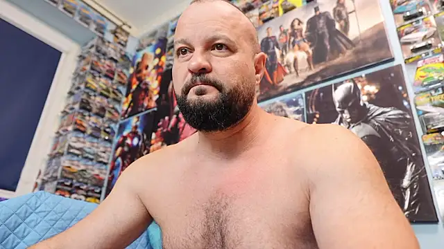 Snapshot of Muscle_Bear chatting on August 1, 2026, 6:34 am Muscle Bear online show from August 1, 2026, 6:34 am