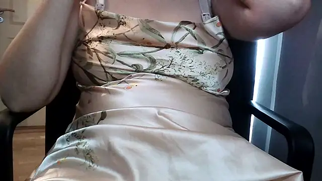 Snapshot of Nora_NRI chatting on October 22, 2025, 9:31 am Nora NRI online show from October 22, 2025, 9:31 am