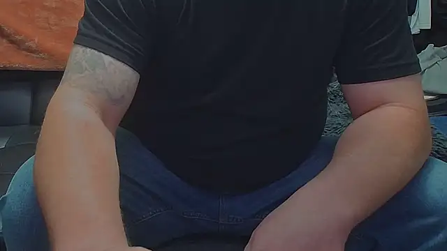 Snapshot of AwesomePapaya chatting on December 5, 2025, 2:20 am AwesomePapaya online show from December 5, 2025, 2:20 am