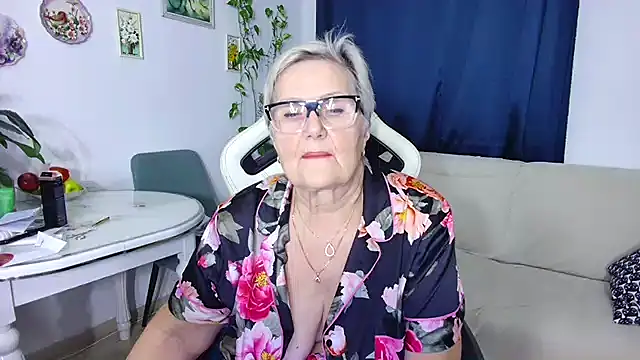 Snapshot of Selenna57 chatting on January 12, 2026, 7:08 pm Selenna57 online show from January 12, 2026, 7:08 pm