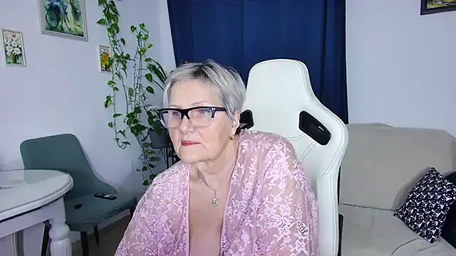 Snapshot of Selenna57 chatting on January 16, 2026, 6:45 pm Selenna57 online show from January 16, 2026, 6:45 pm