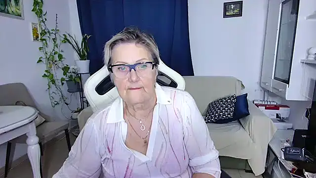 Snapshot of Selenna57 chatting on March 29, 2026, 6:19 pm Selenna57 online show from March 29, 2026, 6:19 pm