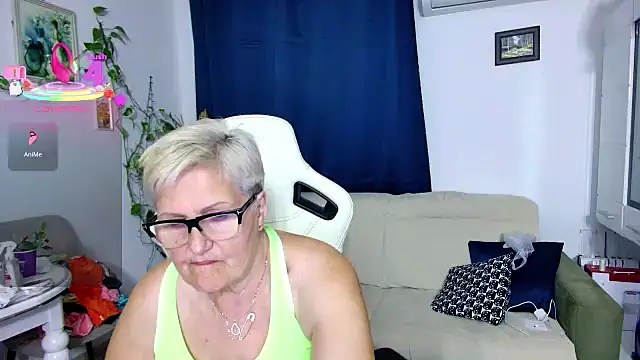 Snapshot of Selenna57 chatting on April 30, 2026, 5:19 pm Selenna57 online show from April 30, 2026, 5:19 pm