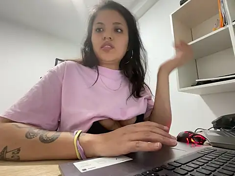 Snapshot of apretadito47 chatting on May 19, 2026, 8:15 pm apretadito47 online show from May 19, 2026, 8:15 pm