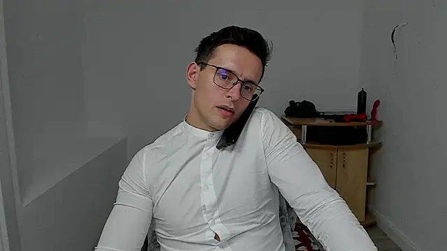 Snapshot of sexxymuscles4u chatting on December 12, 2024, 5:59 pm sexxymuscles4u online show from December 12, 2024, 5:59 pm