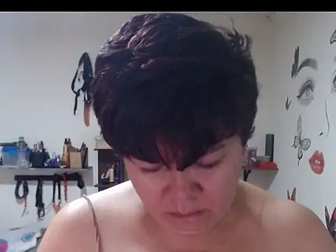 angelitolove727 online show from July 25, 2026, 6:05 pm