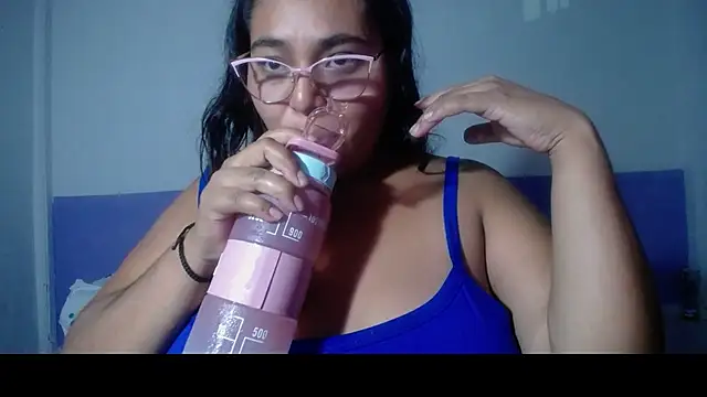 Snapshot of sirena_15 chatting on May 6, 2026, 5:14 am sirena 15 online show from May 6, 2026, 5:14 am