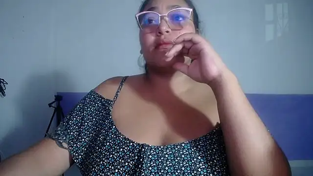 Snapshot of sirena_15 chatting on May 29, 2026, 5:27 am sirena 15 online show from May 29, 2026, 5:27 am