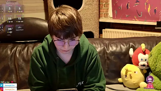 Snapshot of GamerGirl_Eve chatting on October 8, 2025, 7:22 pm GamerGirl Eve online show from October 8, 2025, 7:22 pm