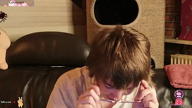 Snapshot of GamerGirl_Eve chatting on October 26, 2025, 7:09 pm GamerGirl Eve online show from October 26, 2025, 7:09 pm