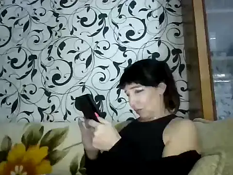 JeaneDavis online show from November 11, 2025, 2:39 pm