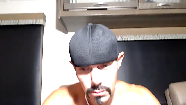 Snapshot of ThickD2C chatting on May 17, 2026, 6:37 pm ThickD2C online show from May 17, 2026, 6:37 pm