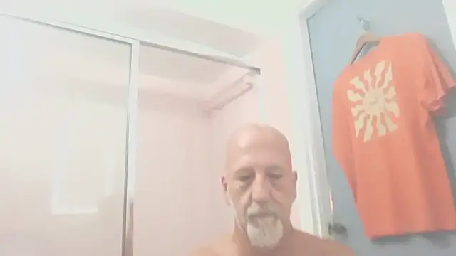 Snapshot of Yankeedave420 chatting on July 31, 2026, 1:43 pm Yankeedave420 online show from July 31, 2026, 1:43 pm