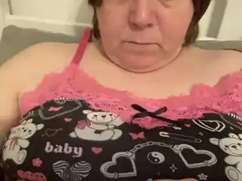 Snapshot of ParisNova chatting on December 26, 2024, 11:35 pm ParisNova online show from December 26, 2024, 11:35 pm