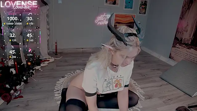 Snapshot of Careful_i_bite chatting on October 27, 2025, 5:55 am Careful i bite online show from October 27, 2025, 5:55 am