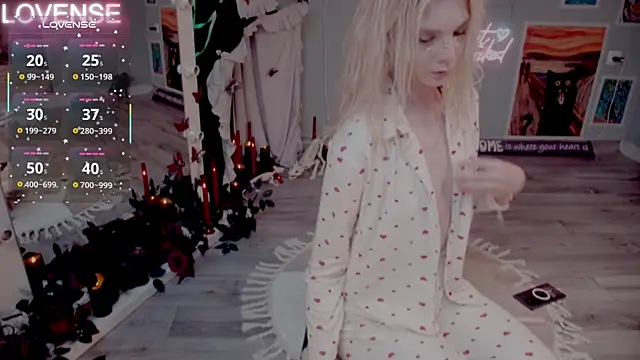 Snapshot of Careful_i_bite chatting on November 8, 2025, 5:29 am Careful i bite online show from November 8, 2025, 5:29 am