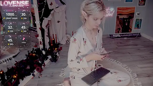 Snapshot of Careful_i_bite chatting on November 13, 2025, 5:28 am Careful i bite online show from November 13, 2025, 5:28 am