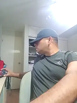 chicoguapo8 online show from February 25, 2025, 5:41 am