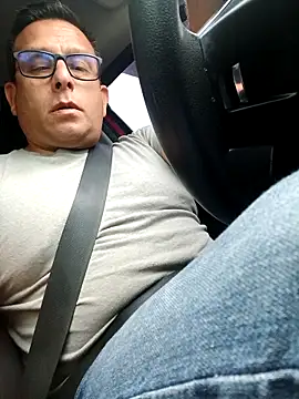 chicoguapo8 online show from November 17, 2025, 10:26 pm