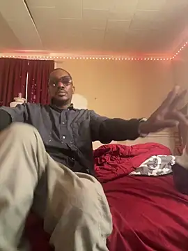 Makeyoucumallover online show from March 17, 2026, 1:58 pm